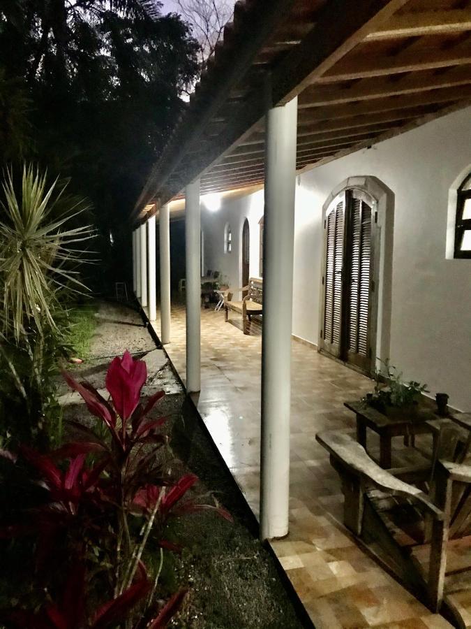 Suites Proximo Ao Rio Jaguareguava Em بيرتيوغا المظهر الخارجي الصورة