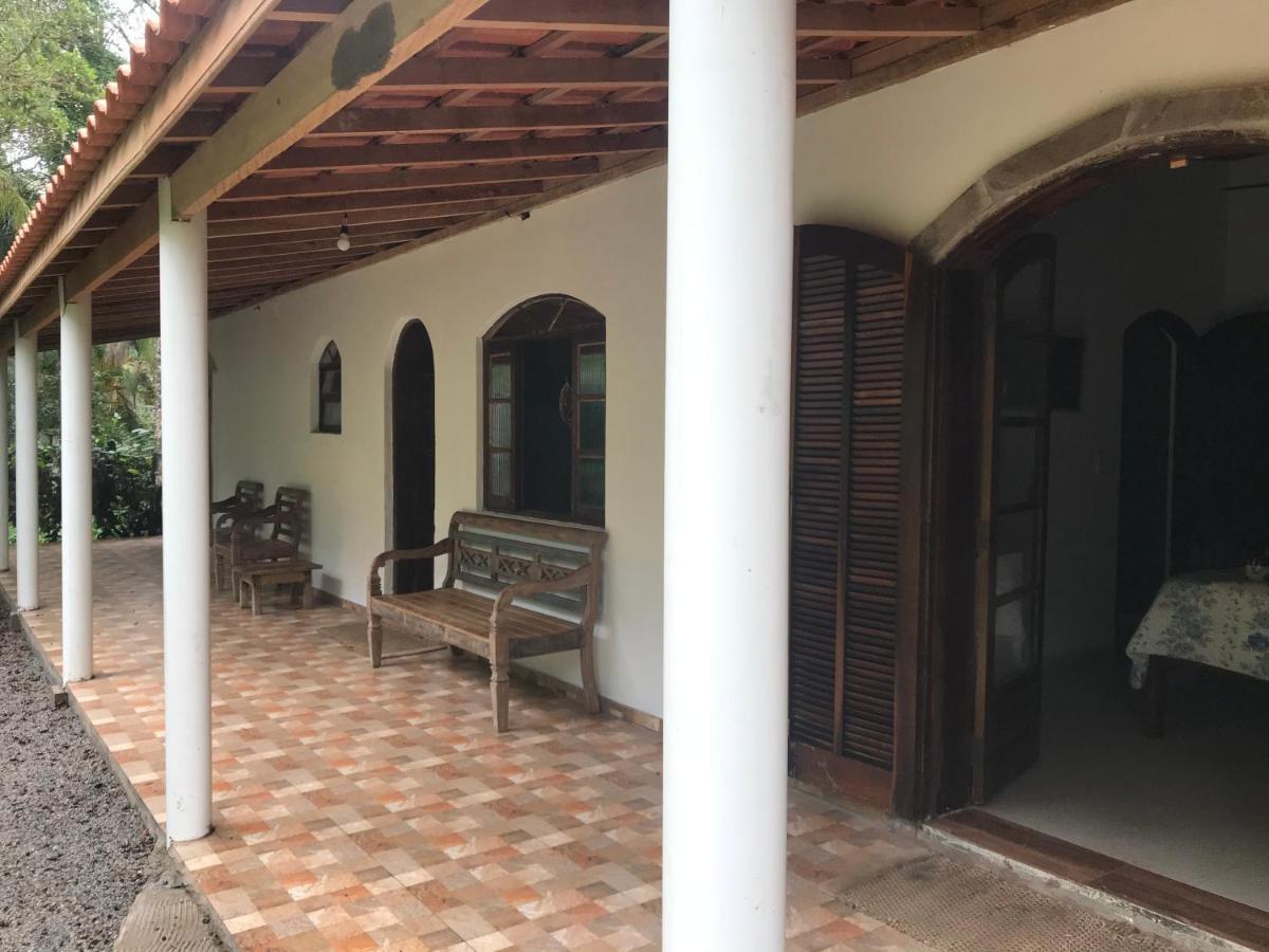 Suites Proximo Ao Rio Jaguareguava Em بيرتيوغا المظهر الخارجي الصورة
