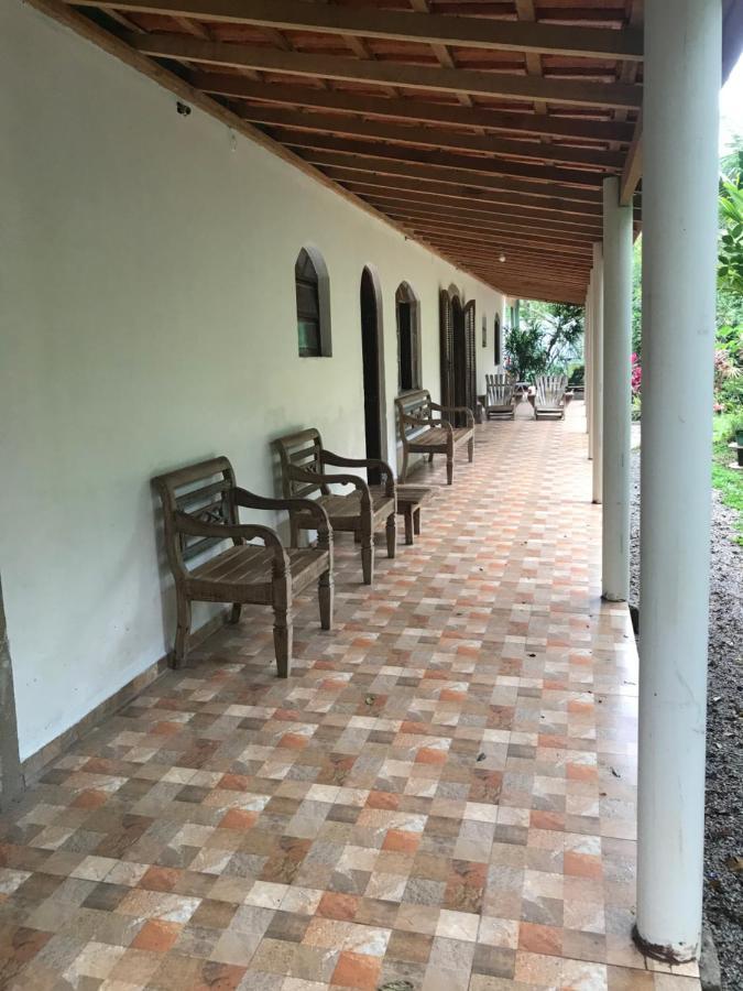 Suites Proximo Ao Rio Jaguareguava Em بيرتيوغا المظهر الخارجي الصورة
