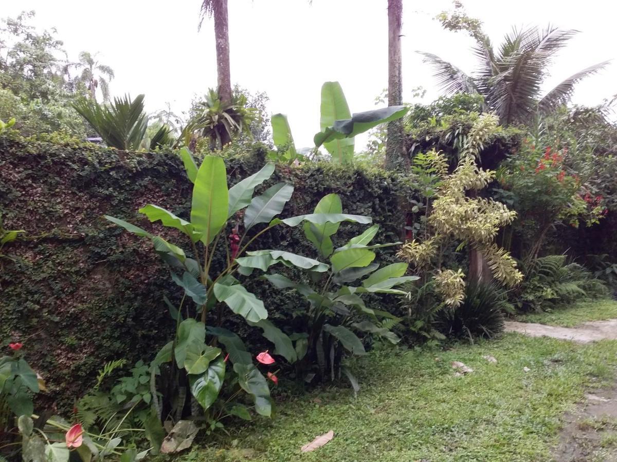 Suites Proximo Ao Rio Jaguareguava Em بيرتيوغا المظهر الخارجي الصورة